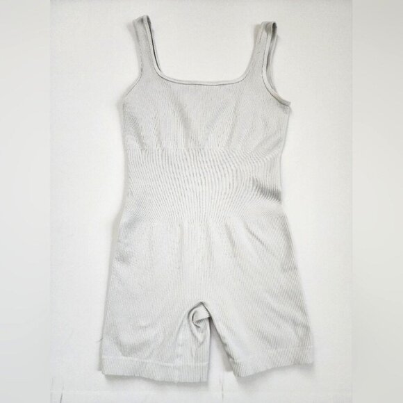 Seamless Onepiece Bodysuit Bikeshorts Length - Picture 1 of 8